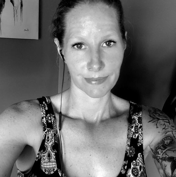 Meet your Posher, Stephanie - Picture 1 of 1